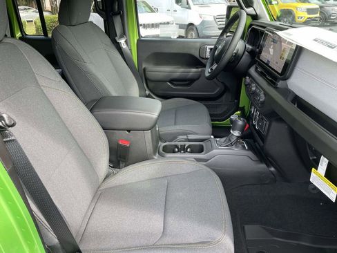 New 2025 Jeep Gladiator Sport image 33