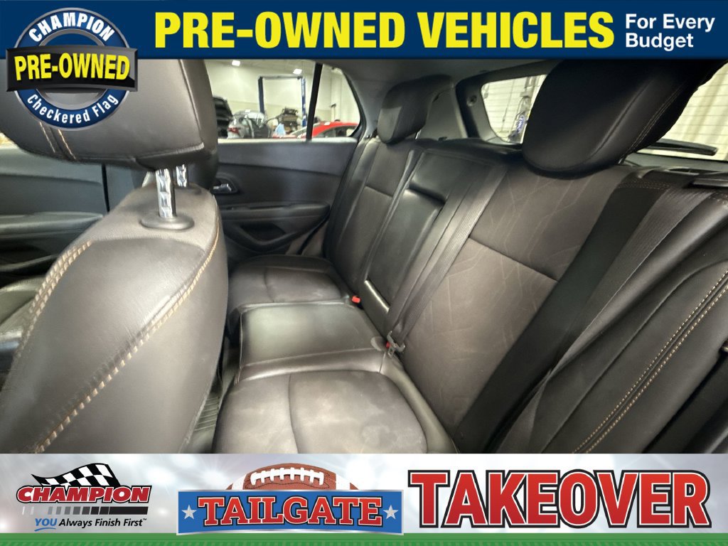 Used 2018 Chevrolet Trax LT w/ Sun & Sound Package FWD image 33