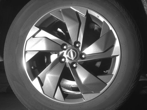 Used 2025 Nissan Rogue SV image 15