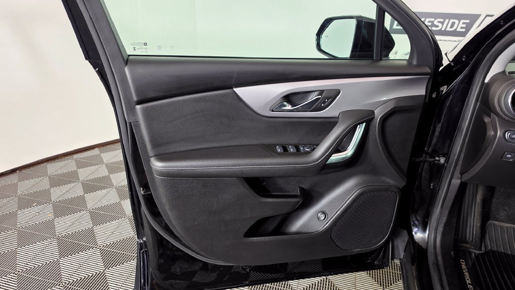 Used 2025 Chevrolet Blazer LT w/ Redline Edition FWD image 21