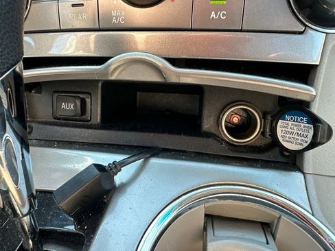 Used 2011 Toyota Highlander 2WD w/ Cold Weather Pkg image 23