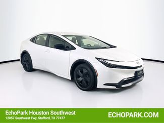 Used 2023 Toyota Prius LE video 1