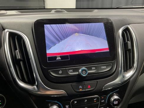 Used 2023 Chevrolet Equinox Premier image 12
