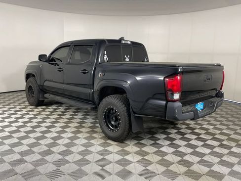 Used 2018 Toyota Tacoma SR5 RWD image 13