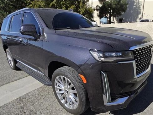 Used 2022 Cadillac Escalade Premium Luxury AWD/4WD image 2
