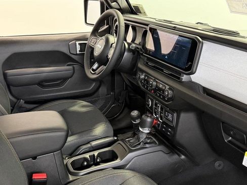 New 2025 Jeep Gladiator Willys image 11