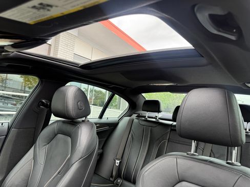 Used 2019 BMW 530i w/ Convenience Package RWD image 32