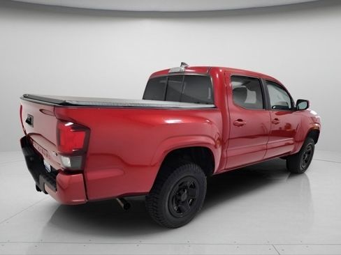 Used 2019 Toyota Tacoma SR image 11