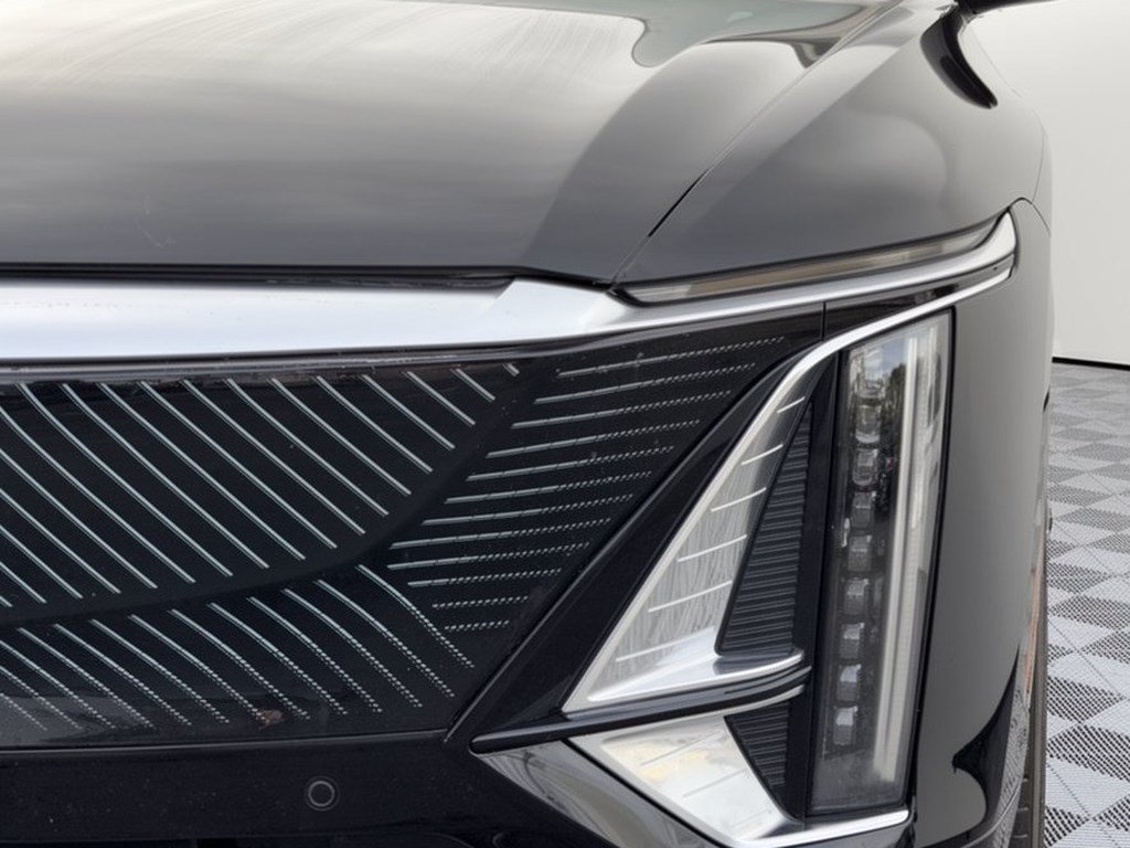 Used 2024 Cadillac Lyriq Luxury AWD/4WD image 12