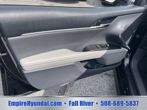 Used 2023 Toyota Camry XLE FWD image 16