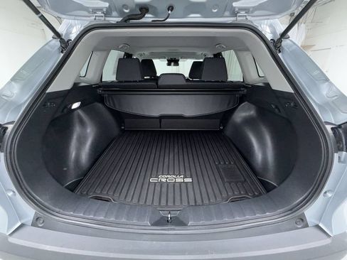 Certified 2023 Toyota Corolla Cross LE w/ Moonroof Package AWD/4WD image 17