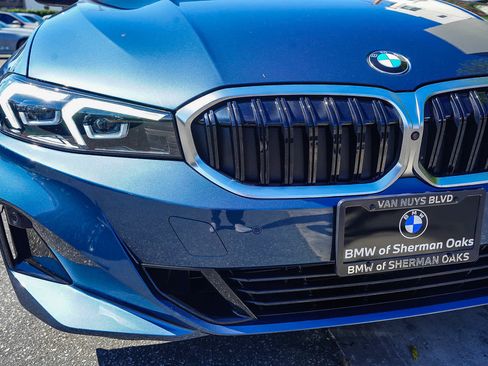 Used 2026 BMW 330i Sedan w/ Premium Package RWD image 11