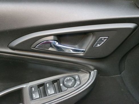 Used 2016 Chevrolet Malibu LT FWD image 16