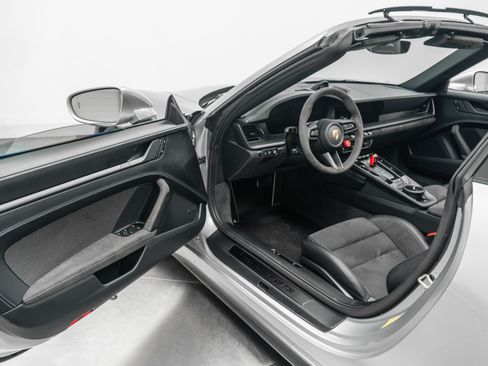 Used 2025 Porsche 911 Targa 4 GTS w/ Premium Package AWD/4WD image 23