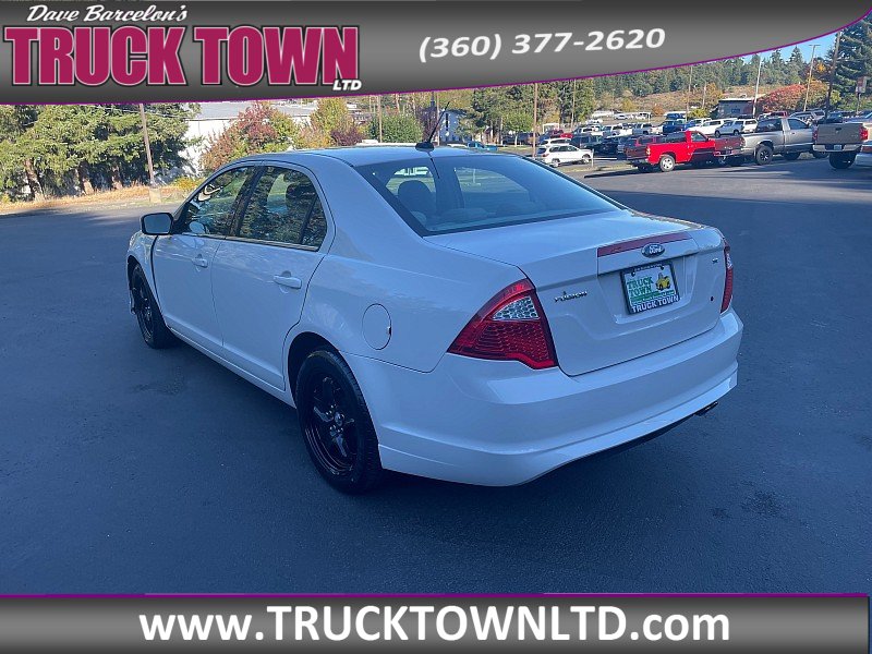 Used 2010 Ford Fusion SE FWD image 3