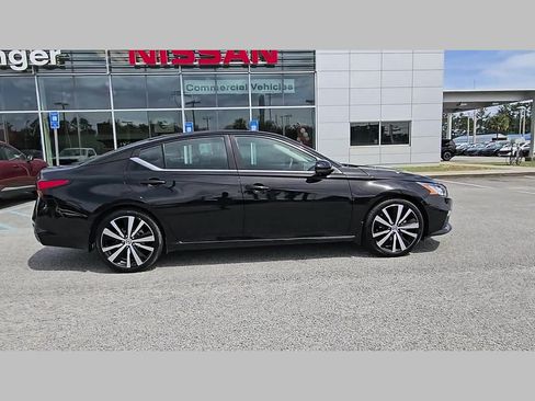 Used 2021 Nissan Altima 2.5 SR w/ SR Premium Package FWD image 35