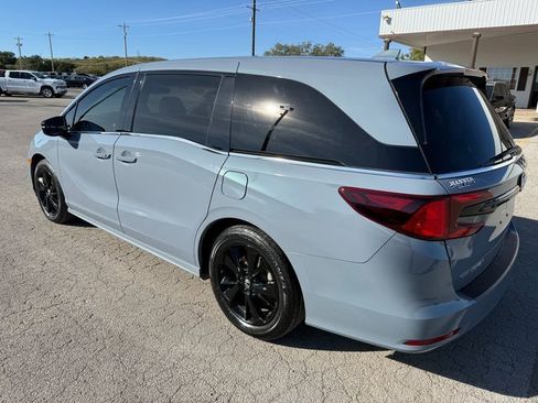 Used 2023 Honda Odyssey Sport image 4