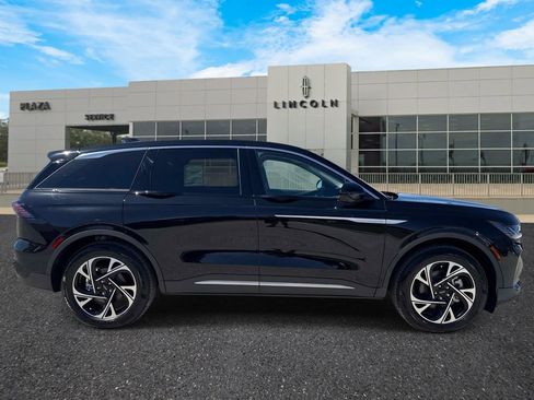 New 2026 Lincoln Nautilus Premier AWD/4WD image 2