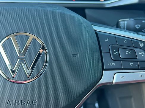 New 2026 Volkswagen Taos SE image 20