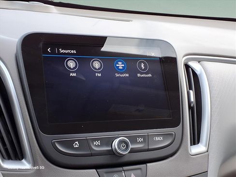 Used 2025 Chevrolet Malibu LT image 25