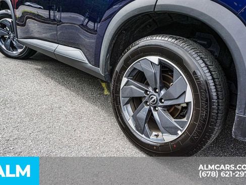 Used 2025 Nissan Rogue SV image 16