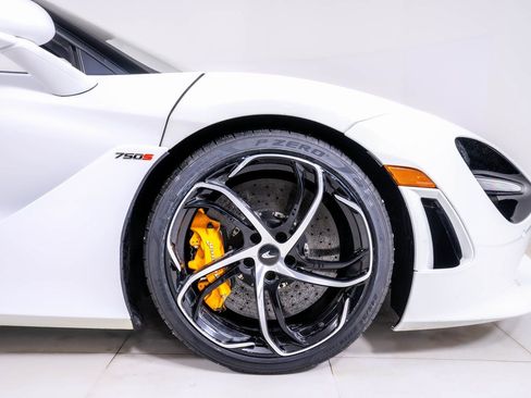 Used 2025 McLaren 750S image 15