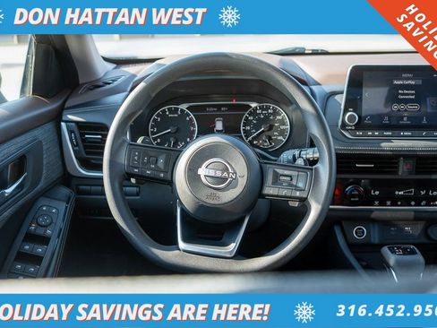 Used 2023 Nissan Rogue SV image 5