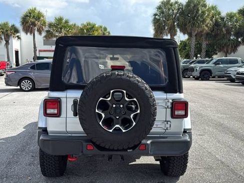 Used 2023 Jeep Wrangler Unlimited Rubicon w/ Cold Weather Group AWD/4WD image 6