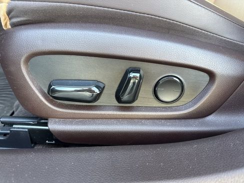 Used 2020 Lexus ES 350 w/ Premium Package image 18