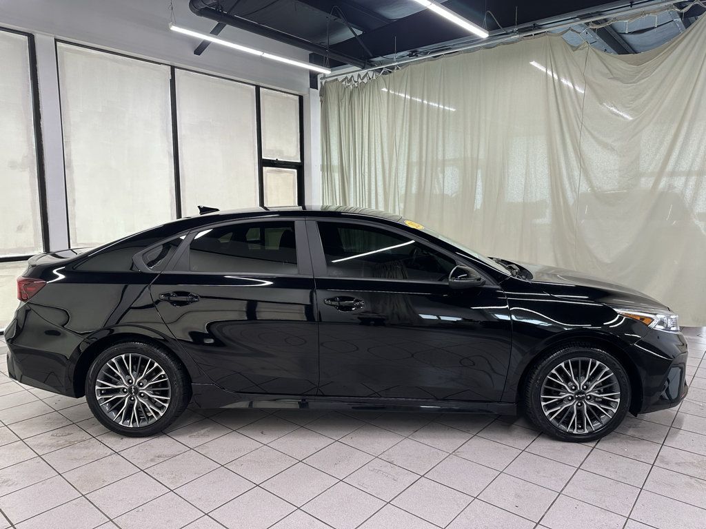 Used 2023 Kia Forte GT-Line w/ GT-Line Technology Package FWD image 3