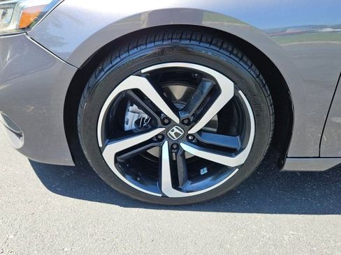 Used 2018 Honda Accord Sport image 9