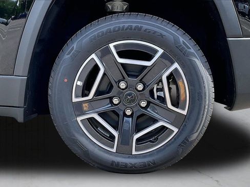 New 2026 Jeep Cherokee Laredo AWD/4WD image 32