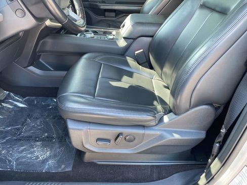 Used 2022 Ford Expedition Max XLT image 8