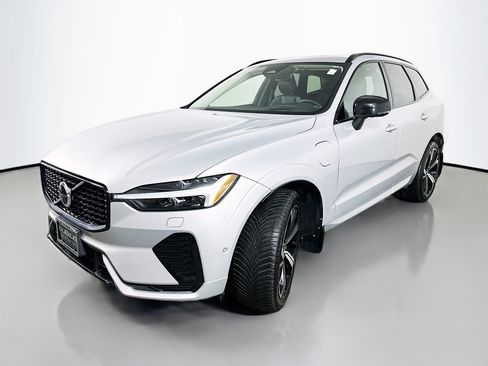 Used 2024 Volvo XC60 T8 Ultimate AWD/4WD image 3
