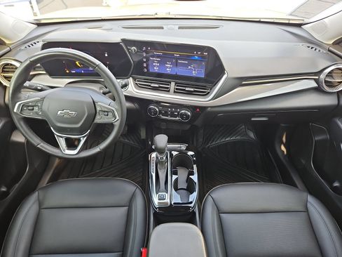 Used 2024 Chevrolet Trax ACTIV w/ Driver Confidence Package FWD image 11