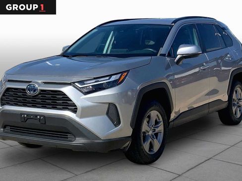 Used 2022 Toyota RAV4 XLE w/ Convenience Package AWD/4WD image 1