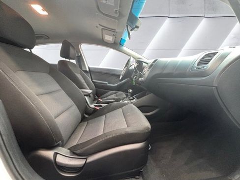 Used 2017 Kia Forte LX image 15