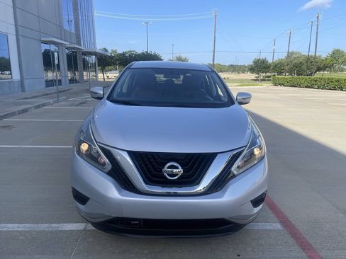Used 2018 Nissan Murano S FWD image 2