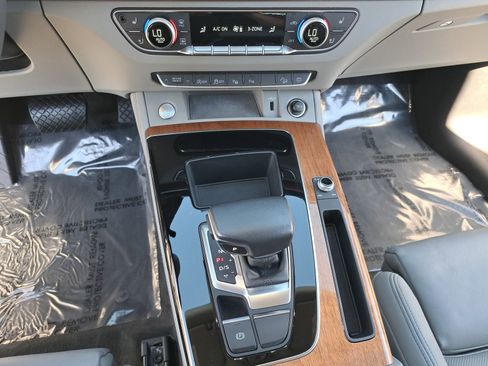 Used 2022 Audi Q5 2.0T Prestige w/ Prestige Package image 22