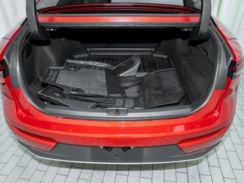 Used 2024 Toyota Crown Limited image 5