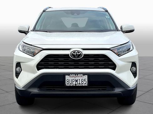 Used 2021 Toyota RAV4 XLE Premium w/ Carpet Mat Package (TMS) FWD image 3
