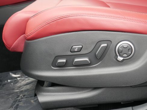 Used 2026 Genesis GV70 3.5T Sport Advanced image 13