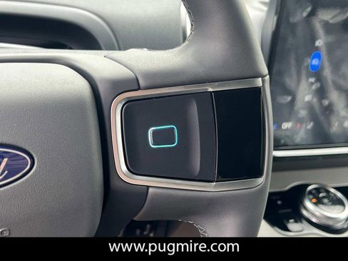 New 2026 Ford Expedition Active image 22