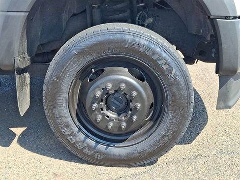Certified 2022 Ford F550 4x4 Crew Cab Super Duty w/ Power Equipment Group image 8