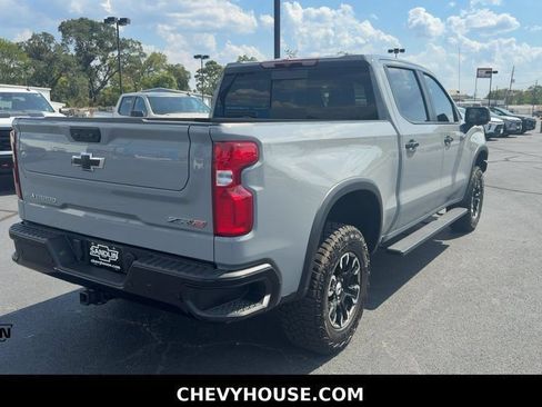 Used 2025 Chevrolet Silverado 1500 ZR2 AWD/4WD image 7