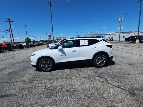 Used 2024 Chevrolet Blazer LT w/ Convenience Package FWD image 33