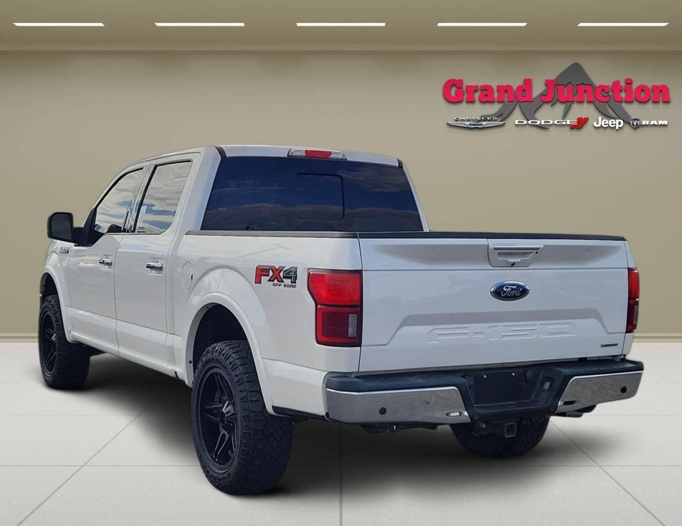 Used 2018 Ford F150 Lariat w/ Equipment Group 502A Luxury AWD/4WD image 5