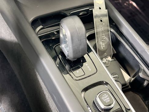 Used 2023 Volvo XC60 B5 Core w/ Protection Package Premier image 17