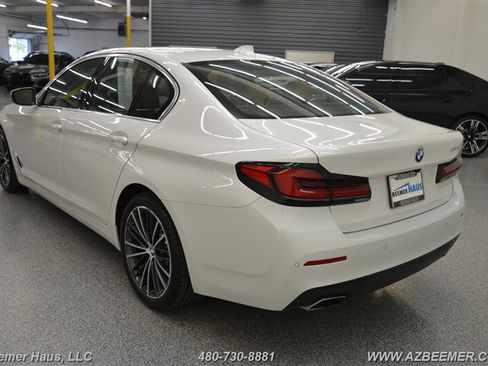 Used 2023 BMW 530i w/ Premium Package RWD image 11