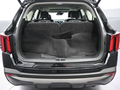 Certified 2024 Kia Sorento SX image 23